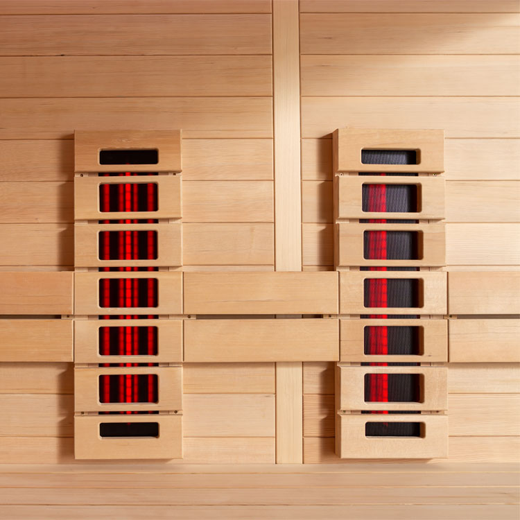 Seitenwand 5-Eck Sauna Innenansicht mit Infrarot Strahlern
